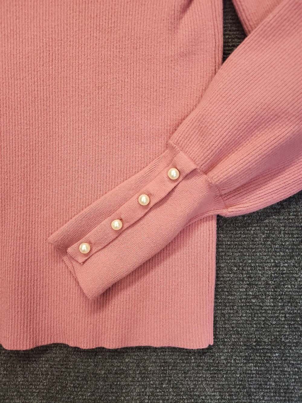 Ann Taylor Women's Pink Ribbed Knit Sweater with Pearl Button Cuffs Size M - Picture 2 of 3